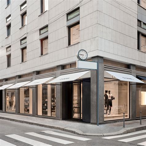 Montenapoleone – CHANEL Boutique 